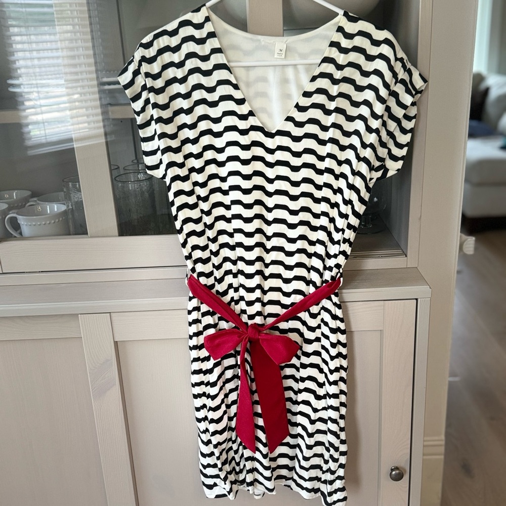 Francesca’s white and black dress with red bow! Size M